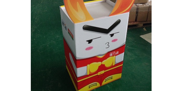 為什么紙展架的大貨材料看起來(lái)比樣品材料差？